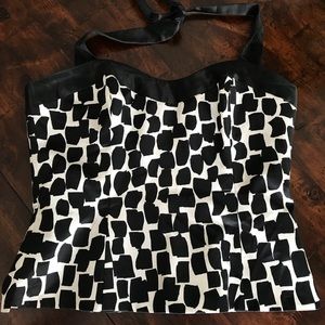 Woman’s Black and White top